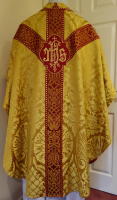 Gold Gothic Vestment traditional, silk damask GL004